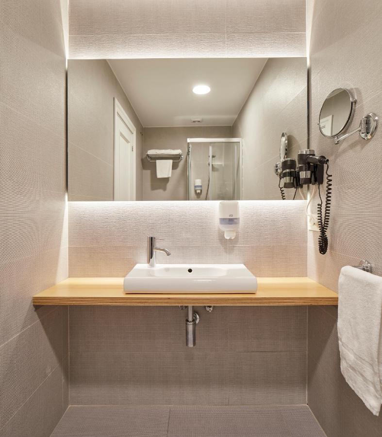 Hostal Arriazu ปัมโปลนา ภายนอก รูปภาพ