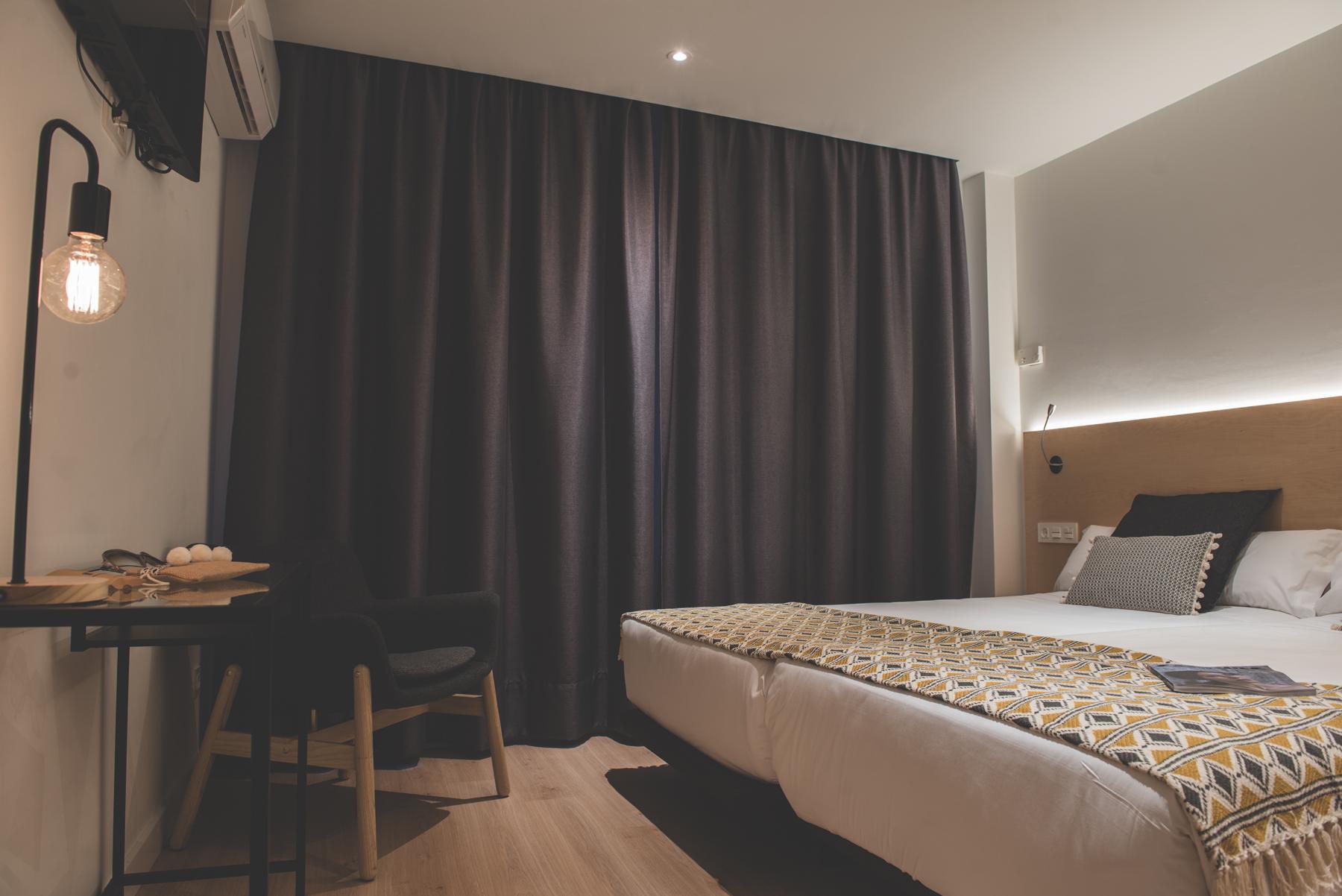Hostal Arriazu ปัมโปลนา ภายนอก รูปภาพ