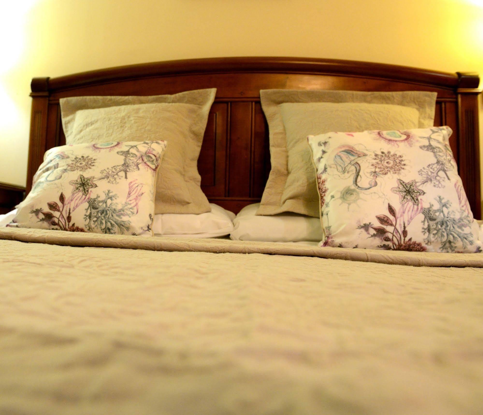 Hostal Arriazu ปัมโปลนา ภายนอก รูปภาพ