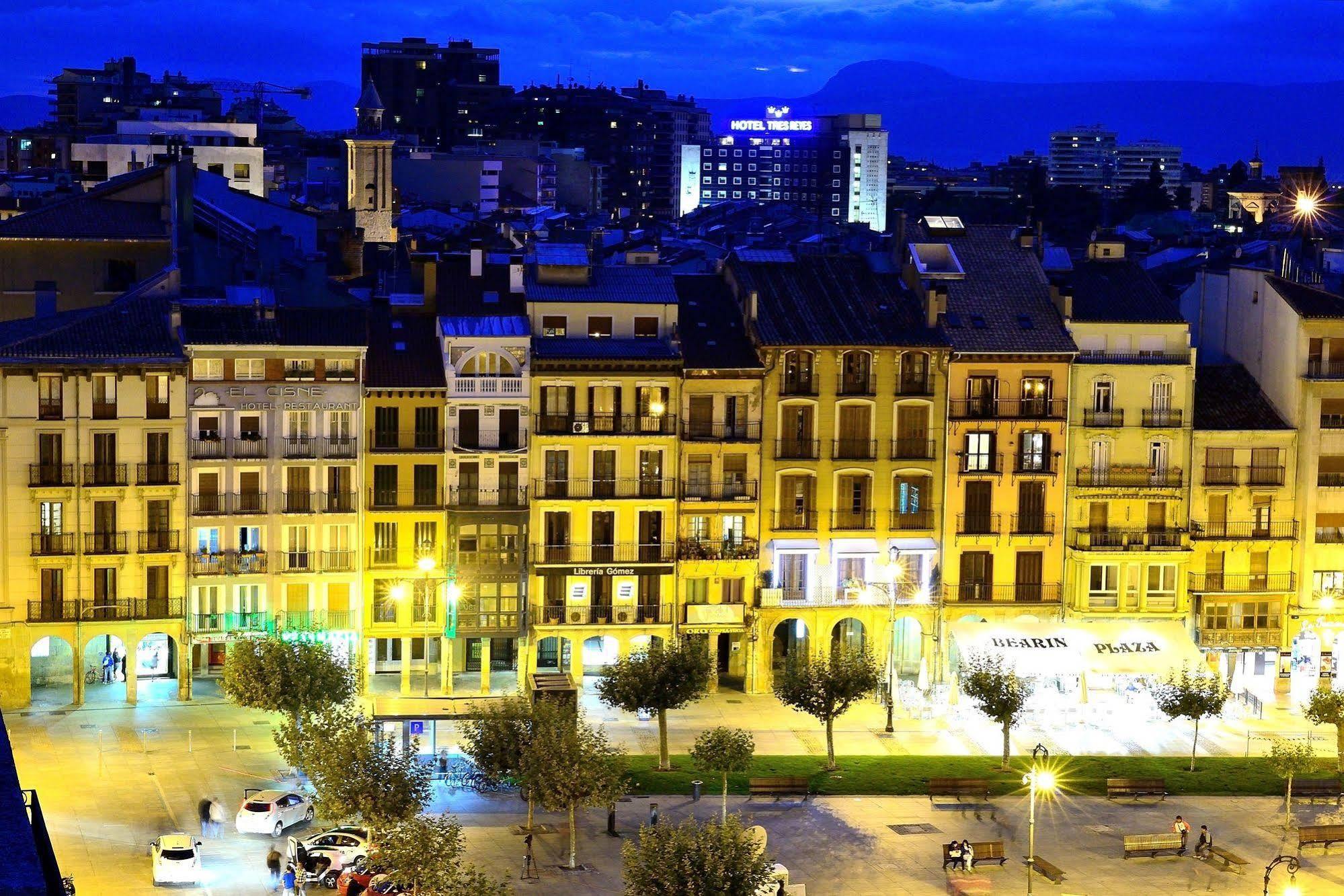 Hostal Arriazu ปัมโปลนา ภายนอก รูปภาพ